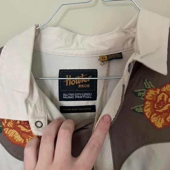 BNWT Howler Bro’s yellow rose collection XL shirt - Picture 2 of 4